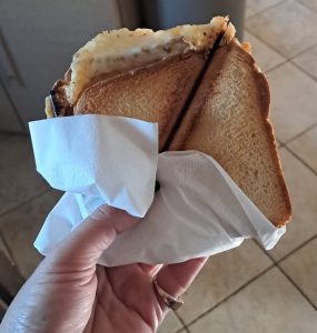 τοστάκι, να το φάμε ή θα μας φάει;